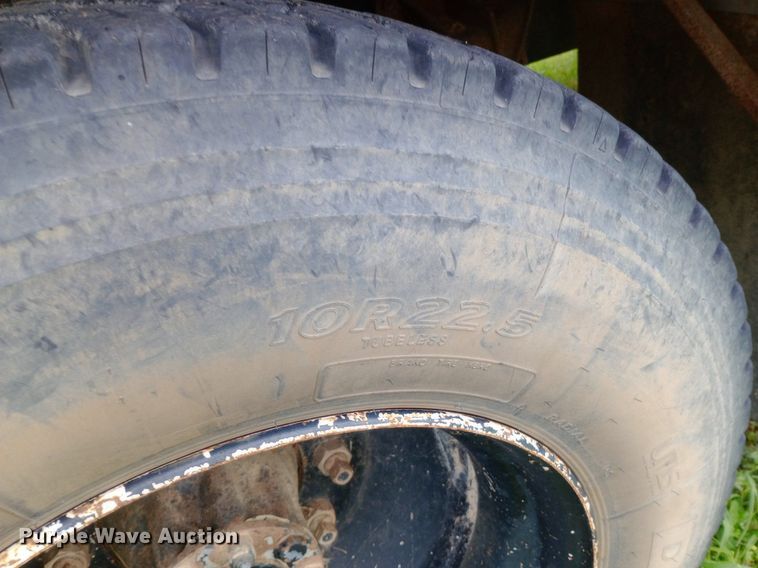 image for item DP1199 2000 International school bus