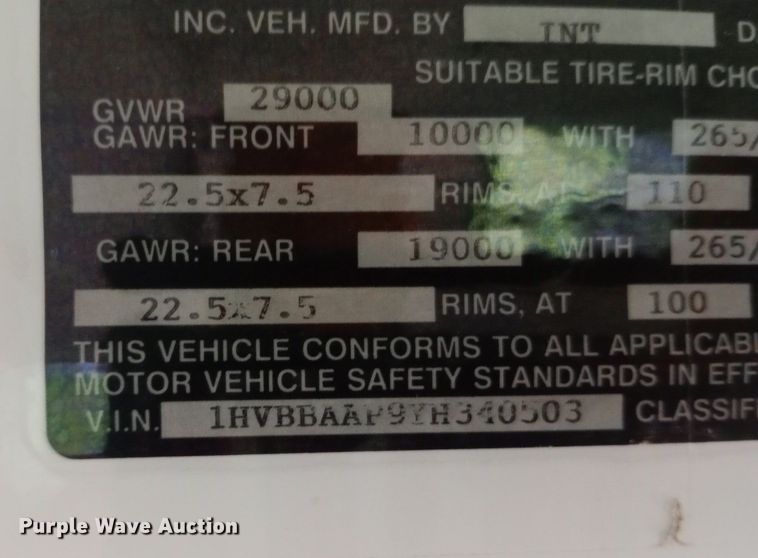 image for item DP1199 2000 International school bus