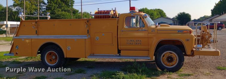 image for item DP1261 1972 Ford  750 fire truck
