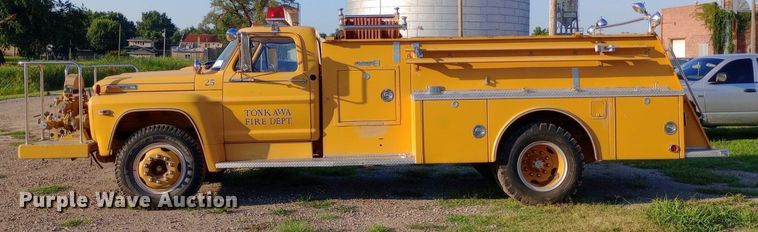 image for item DP1261 1972 Ford  750 fire truck