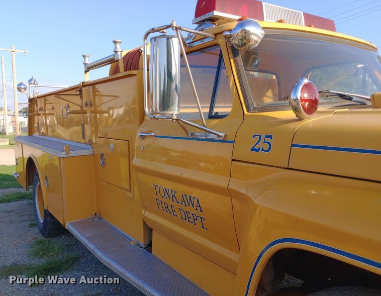 image for item DP1261 1972 Ford  750 fire truck
