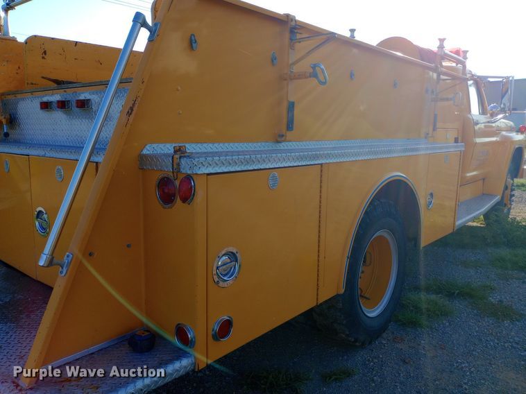 image for item DP1261 1972 Ford  750 fire truck