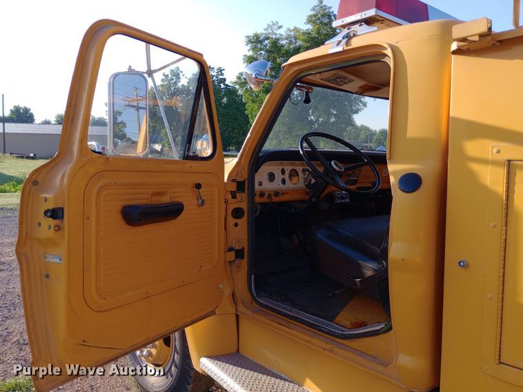 image for item DP1261 1972 Ford  750 fire truck