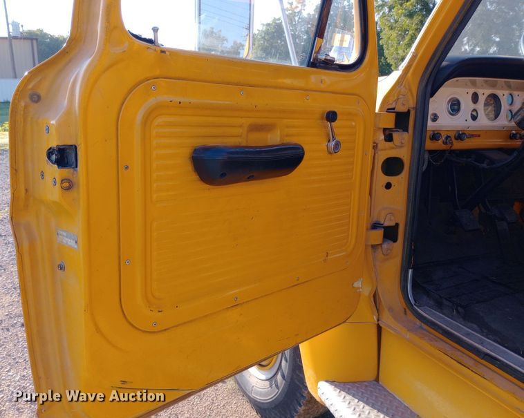 image for item DP1261 1972 Ford  750 fire truck