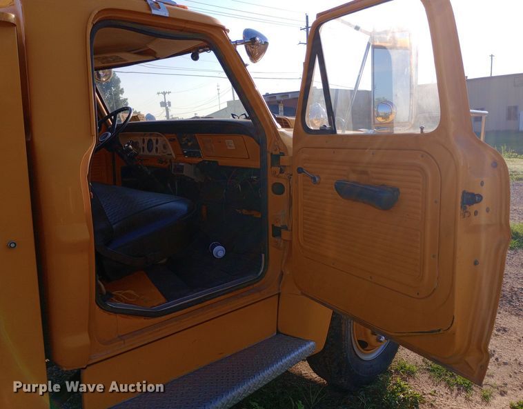 image for item DP1261 1972 Ford  750 fire truck