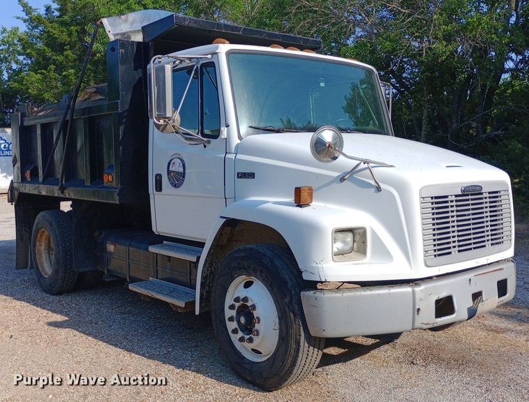 image for item DP1264 2001 Freightliner  FL80 dump truck