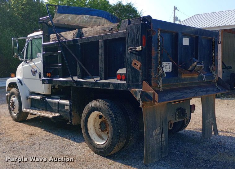 image for item DP1264 2001 Freightliner  FL80 dump truck
