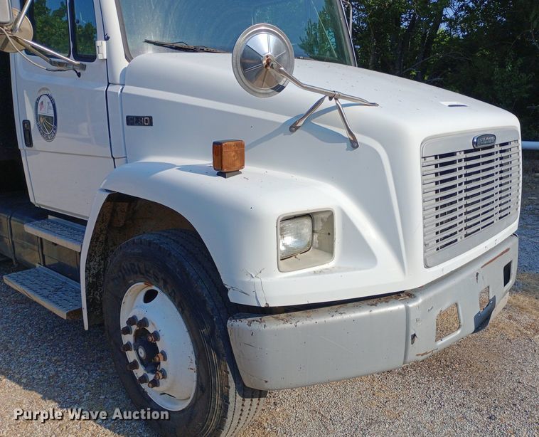 image for item DP1264 2001 Freightliner  FL80 dump truck