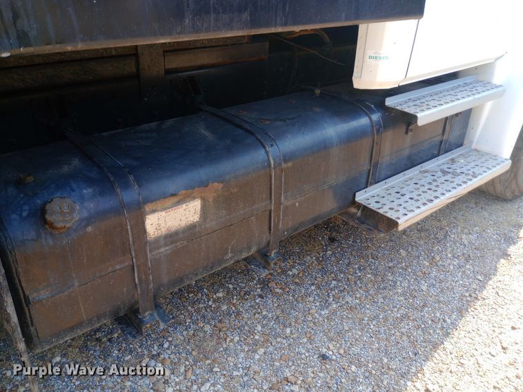 image for item DP1264 2001 Freightliner  FL80 dump truck