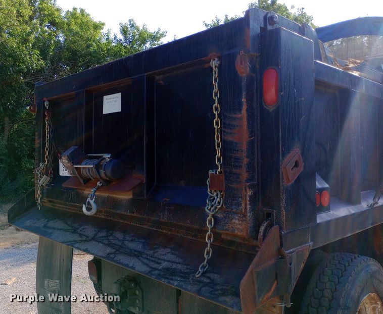 image for item DP1264 2001 Freightliner  FL80 dump truck