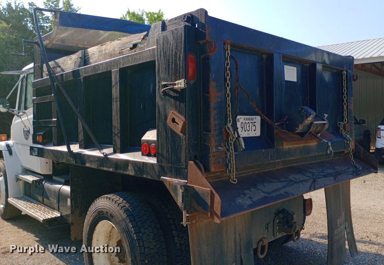 image for item DP1264 2001 Freightliner  FL80 dump truck