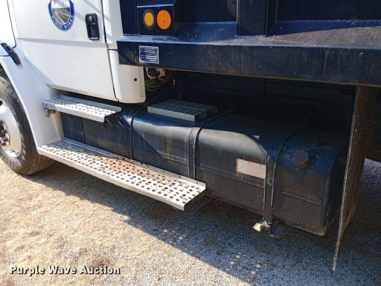 image for item DP1264 2001 Freightliner  FL80 dump truck