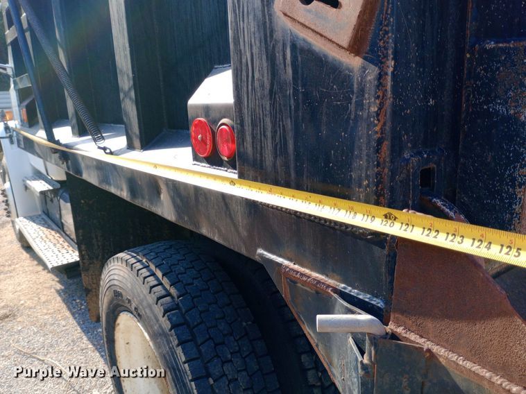 image for item DP1264 2001 Freightliner  FL80 dump truck