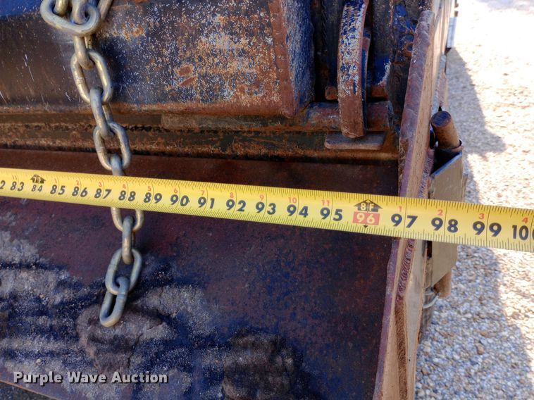 image for item DP1264 2001 Freightliner  FL80 dump truck