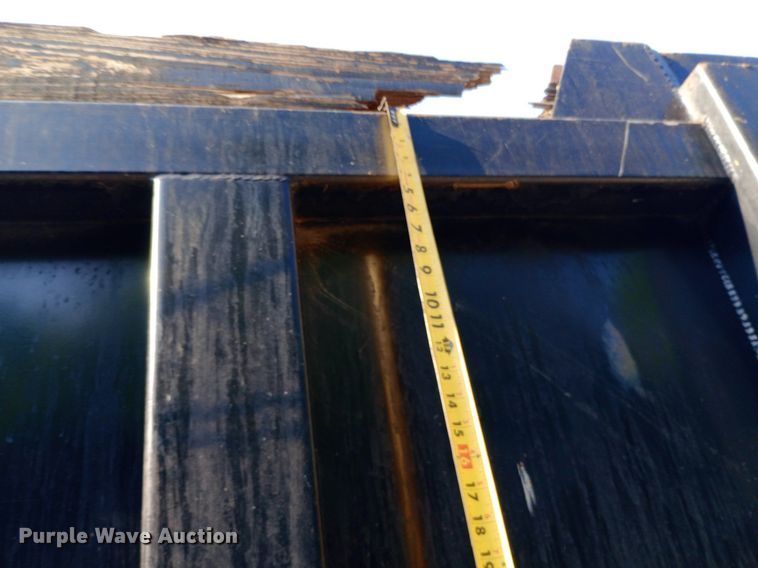 image for item DP1264 2001 Freightliner  FL80 dump truck