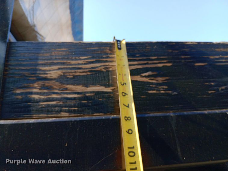 image for item DP1264 2001 Freightliner  FL80 dump truck