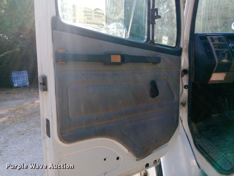 image for item DP1264 2001 Freightliner  FL80 dump truck