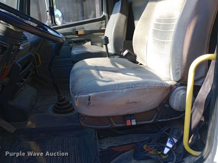 image for item DP1264 2001 Freightliner  FL80 dump truck