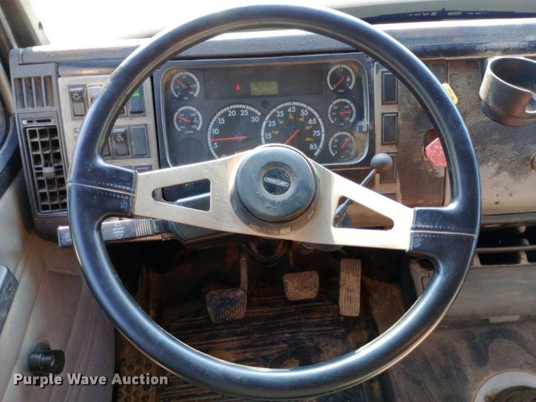 image for item DP1264 2001 Freightliner  FL80 dump truck