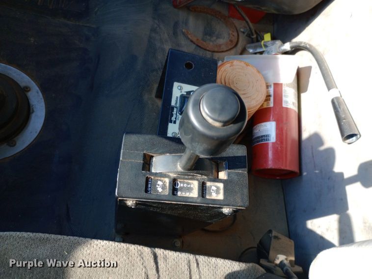 image for item DP1264 2001 Freightliner  FL80 dump truck