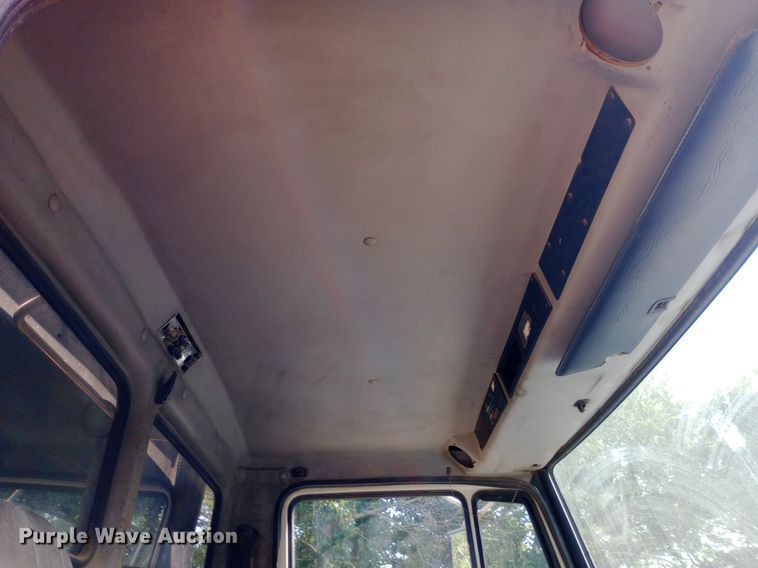 image for item DP1264 2001 Freightliner  FL80 dump truck