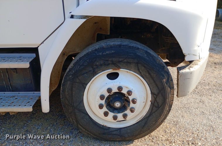 image for item DP1264 2001 Freightliner  FL80 dump truck