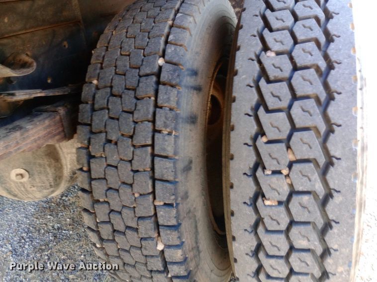 image for item DP1264 2001 Freightliner  FL80 dump truck