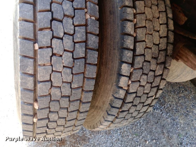 image for item DP1264 2001 Freightliner  FL80 dump truck