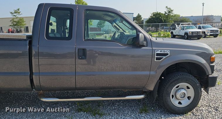 image for item DP6542 2008 Ford F250 Super Duty XL SuperCab pickup truck