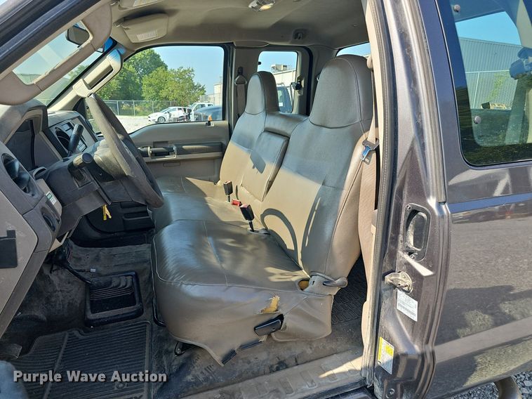 image for item DP6542 2008 Ford F250 Super Duty XL SuperCab pickup truck