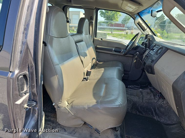 image for item DP6542 2008 Ford F250 Super Duty XL SuperCab pickup truck