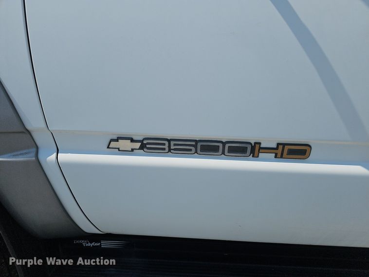 image for item DP6543 1997 Chevrolet 3500HD tow truck