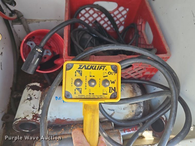 image for item DP6543 1997 Chevrolet 3500HD tow truck