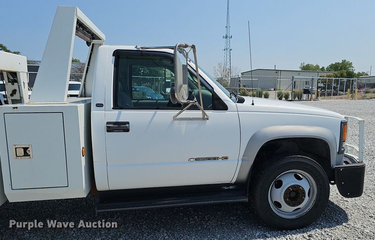 image for item DP6543 1997 Chevrolet 3500HD tow truck