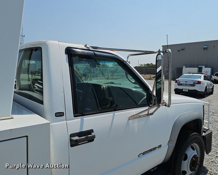 image for item DP6543 1997 Chevrolet 3500HD tow truck