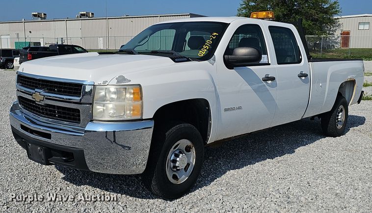 image for item DP6544 2010 Chevrolet Silverado 2500HD Crew Cab pickup truck