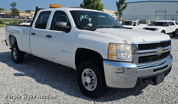 image for item DP6544 2010 Chevrolet Silverado 2500HD Crew Cab pickup truck