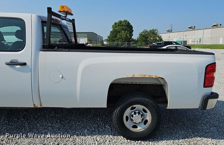 image for item DP6544 2010 Chevrolet Silverado 2500HD Crew Cab pickup truck