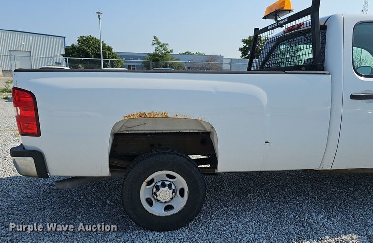 image for item DP6544 2010 Chevrolet Silverado 2500HD Crew Cab pickup truck