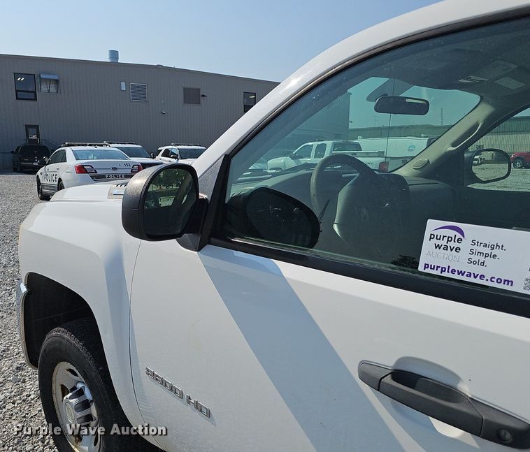 image for item DP6544 2010 Chevrolet Silverado 2500HD Crew Cab pickup truck