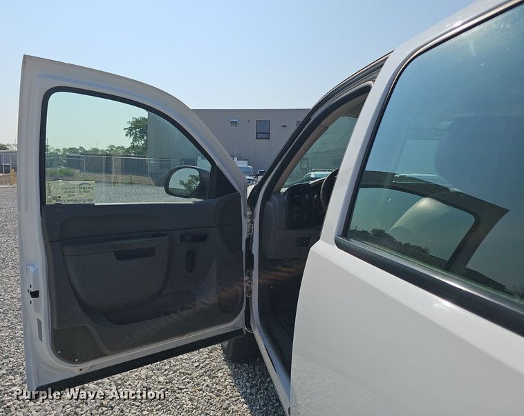 image for item DP6544 2010 Chevrolet Silverado 2500HD Crew Cab pickup truck