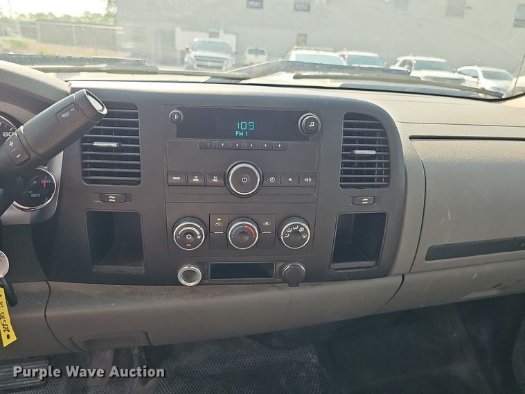 image for item DP6544 2010 Chevrolet Silverado 2500HD Crew Cab pickup truck