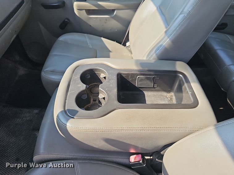 image for item DP6544 2010 Chevrolet Silverado 2500HD Crew Cab pickup truck