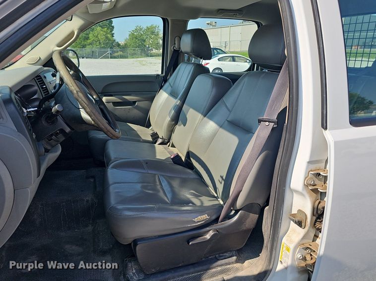 image for item DP6544 2010 Chevrolet Silverado 2500HD Crew Cab pickup truck