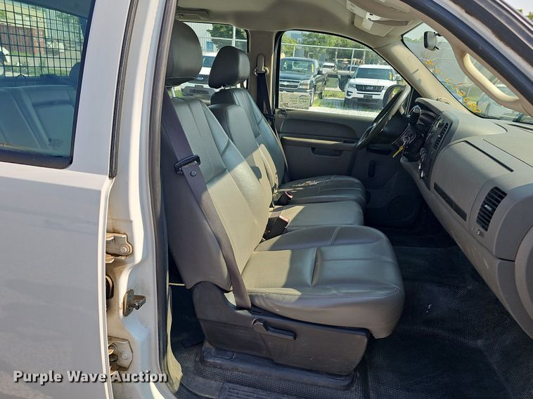 image for item DP6544 2010 Chevrolet Silverado 2500HD Crew Cab pickup truck