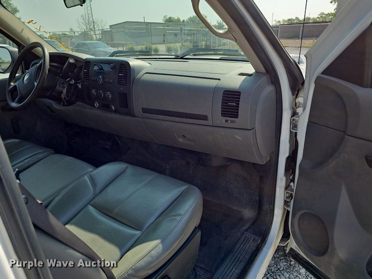 image for item DP6544 2010 Chevrolet Silverado 2500HD Crew Cab pickup truck