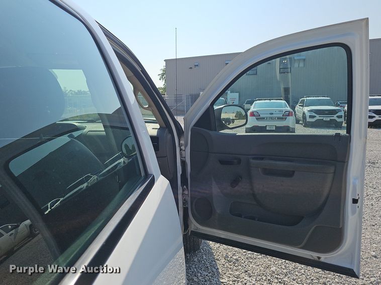 image for item DP6544 2010 Chevrolet Silverado 2500HD Crew Cab pickup truck