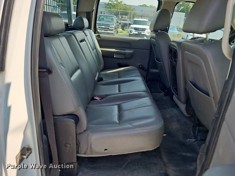 image for item DP6544 2010 Chevrolet Silverado 2500HD Crew Cab pickup truck