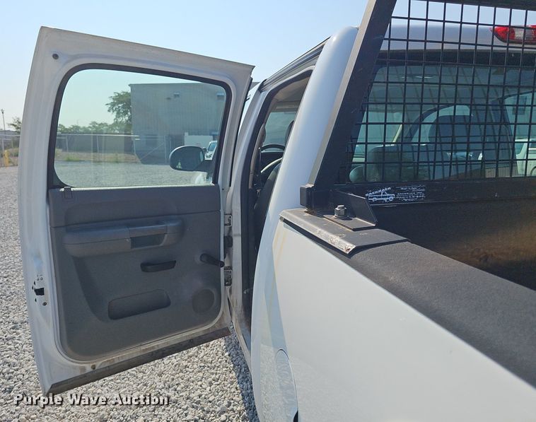 image for item DP6544 2010 Chevrolet Silverado 2500HD Crew Cab pickup truck