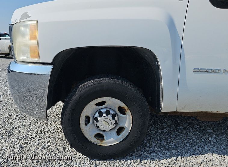 image for item DP6544 2010 Chevrolet Silverado 2500HD Crew Cab pickup truck
